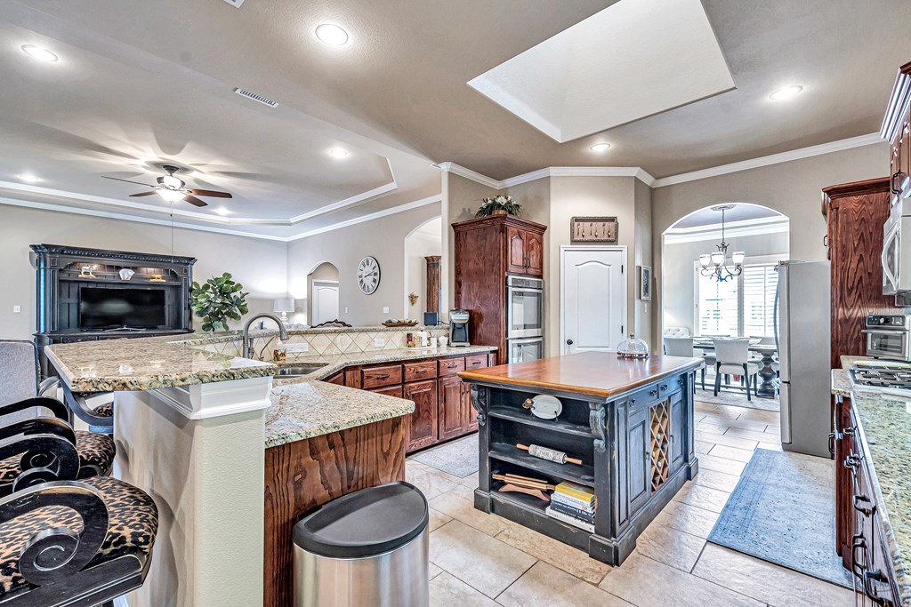 2504 Regency Oaks Ct