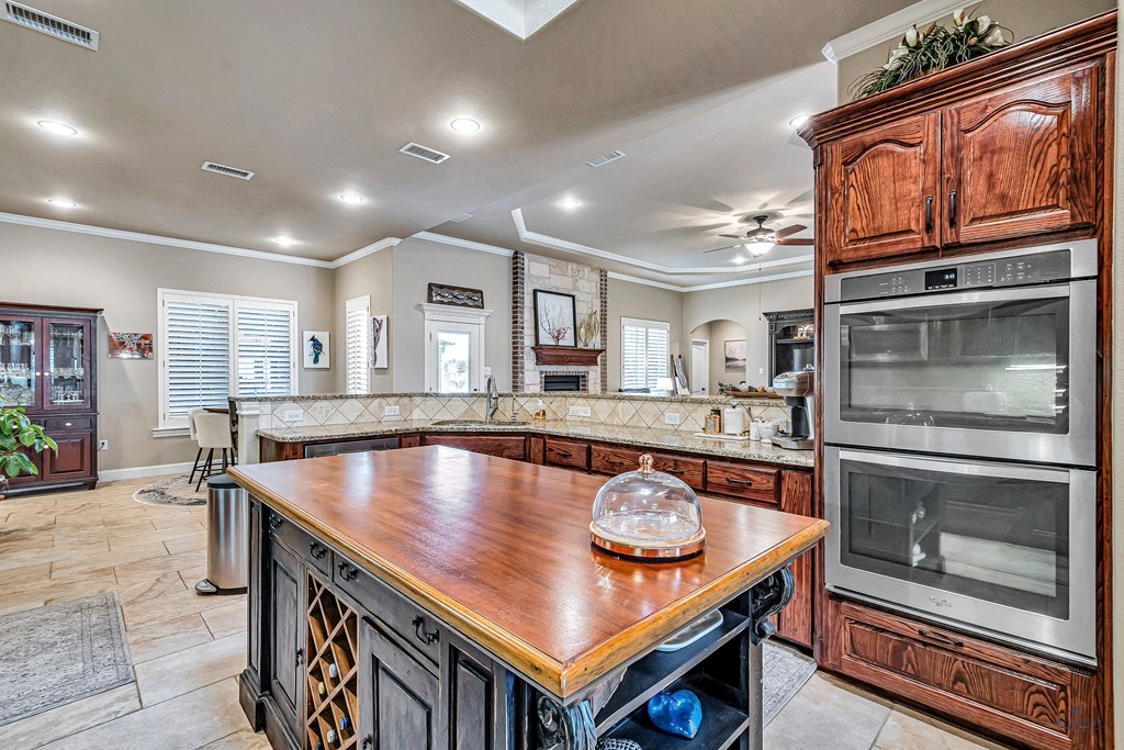 2504 Regency Oaks Ct