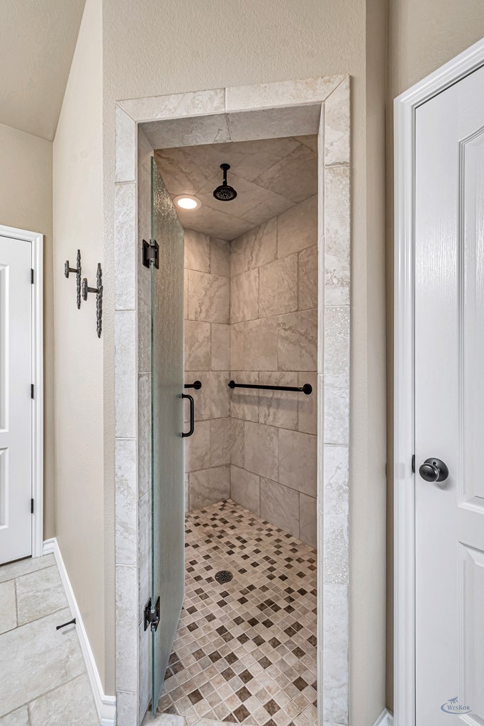 2504 Regency Oaks Ct