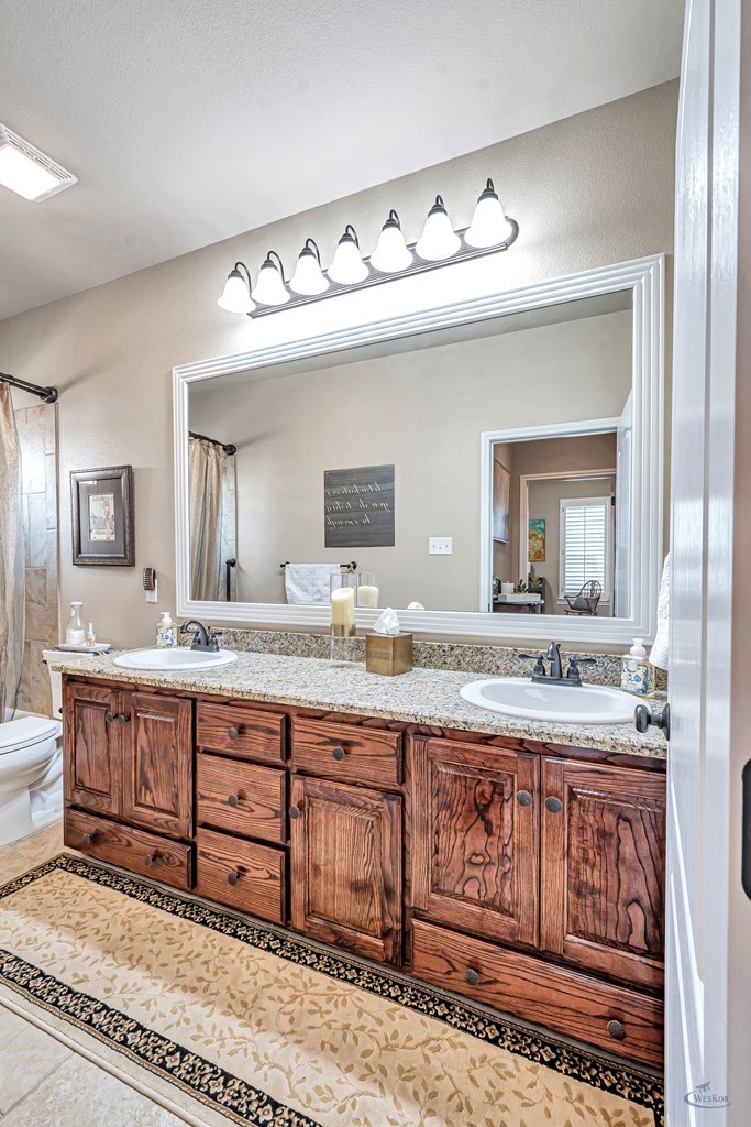 2504 Regency Oaks Ct