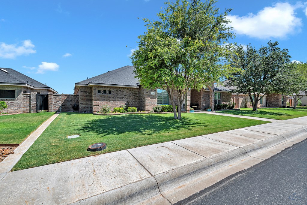 2504 Regency Oaks Ct