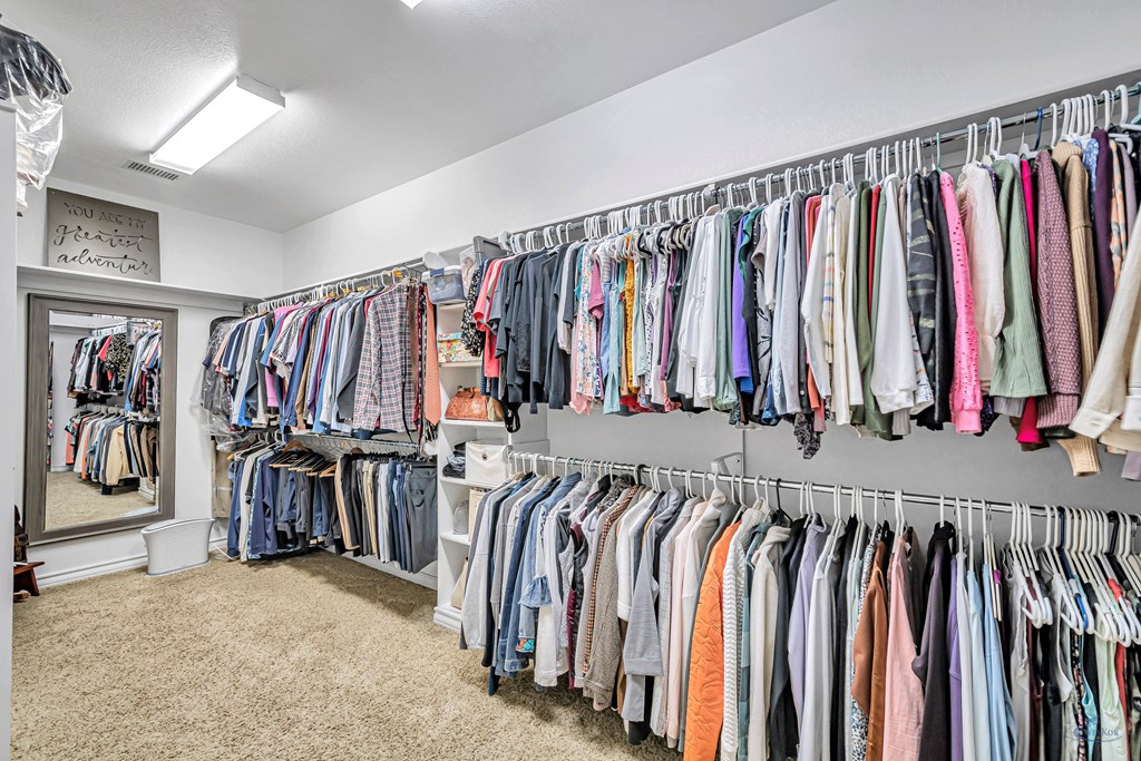 2504 Regency Oaks Ct