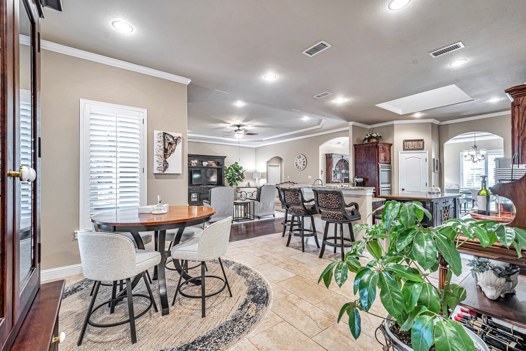 2504 Regency Oaks Ct