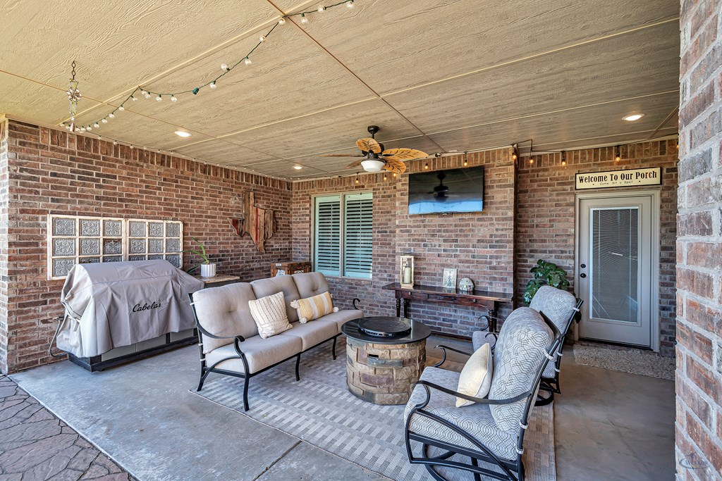 2504 Regency Oaks Ct