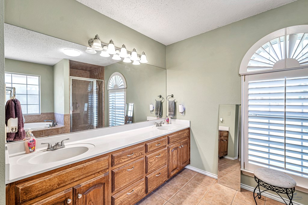 2201 S County Rd 1128