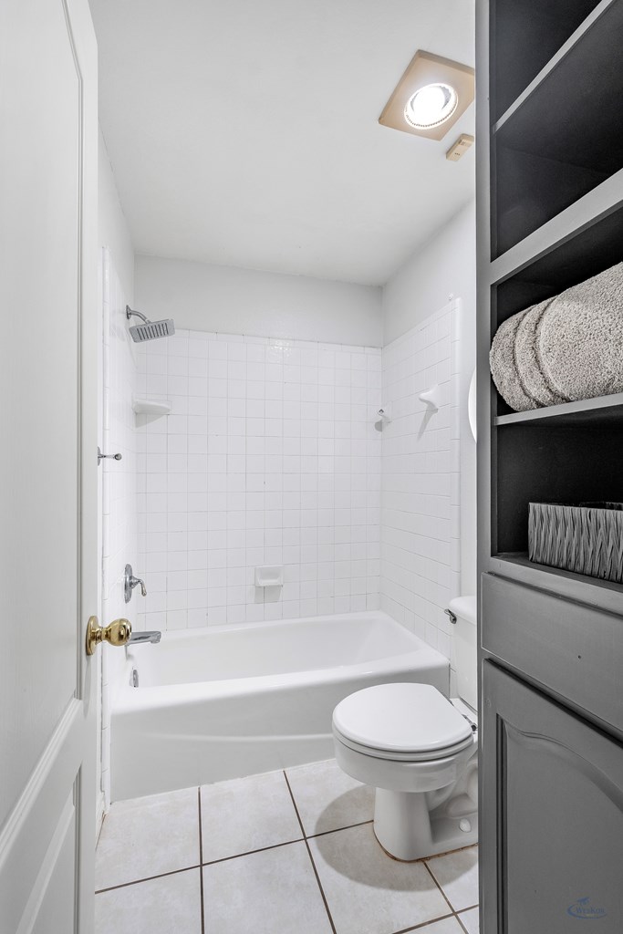 5716 Ridgemont Place