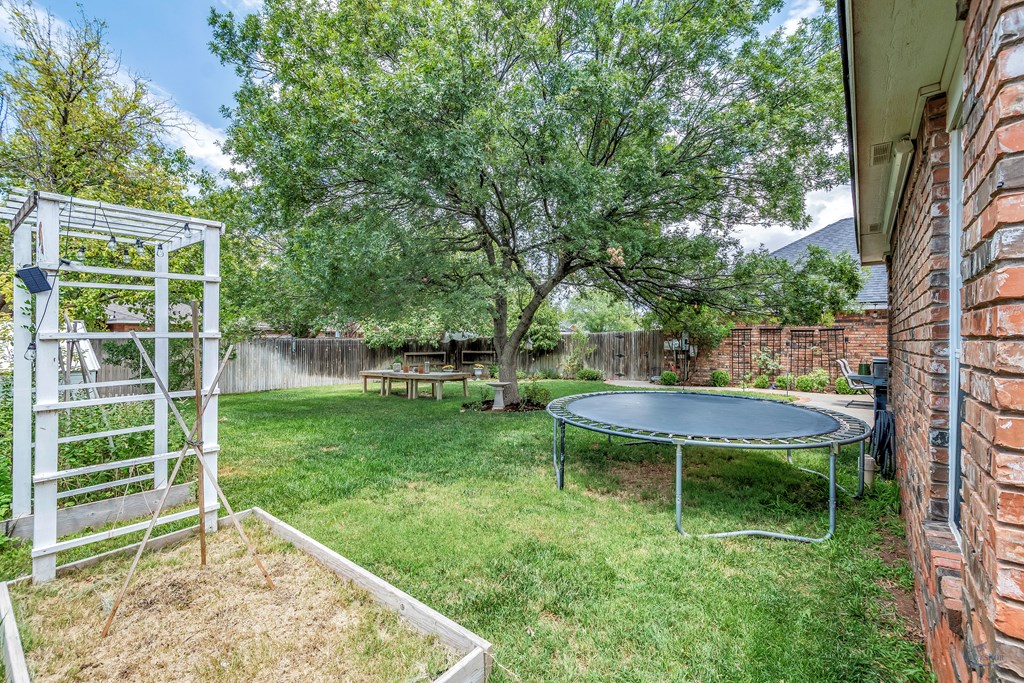 5716 Ridgemont Place