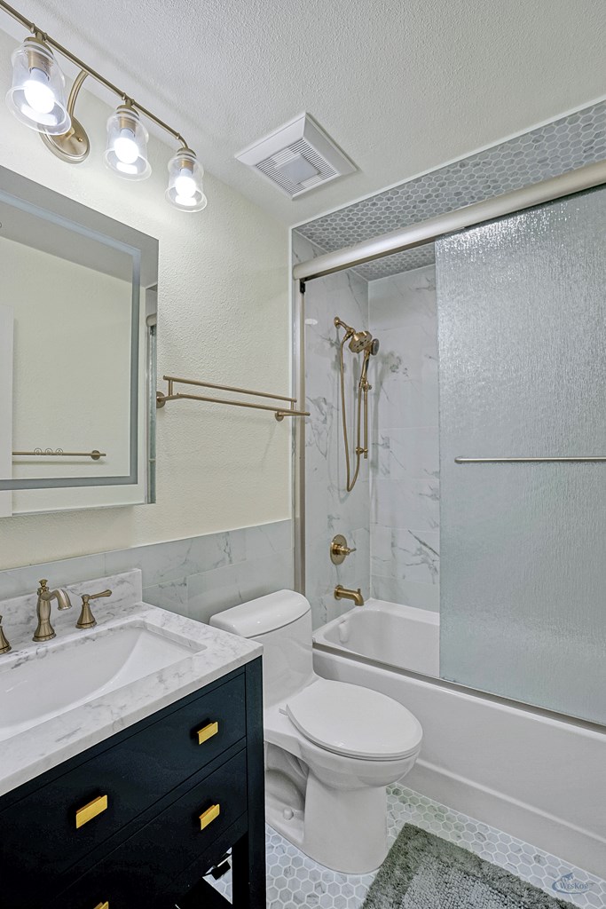 10803 E County Rd 105