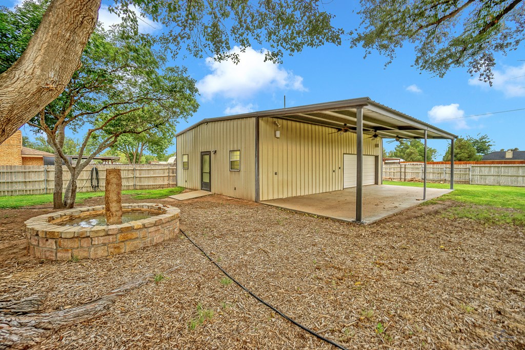 10803 E County Rd 105