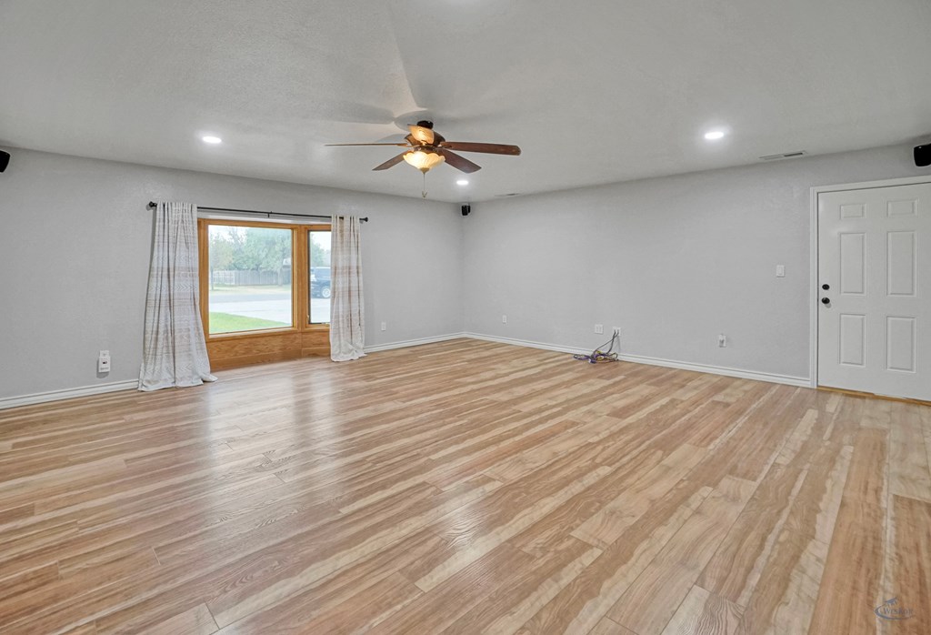 10803 E County Rd 105