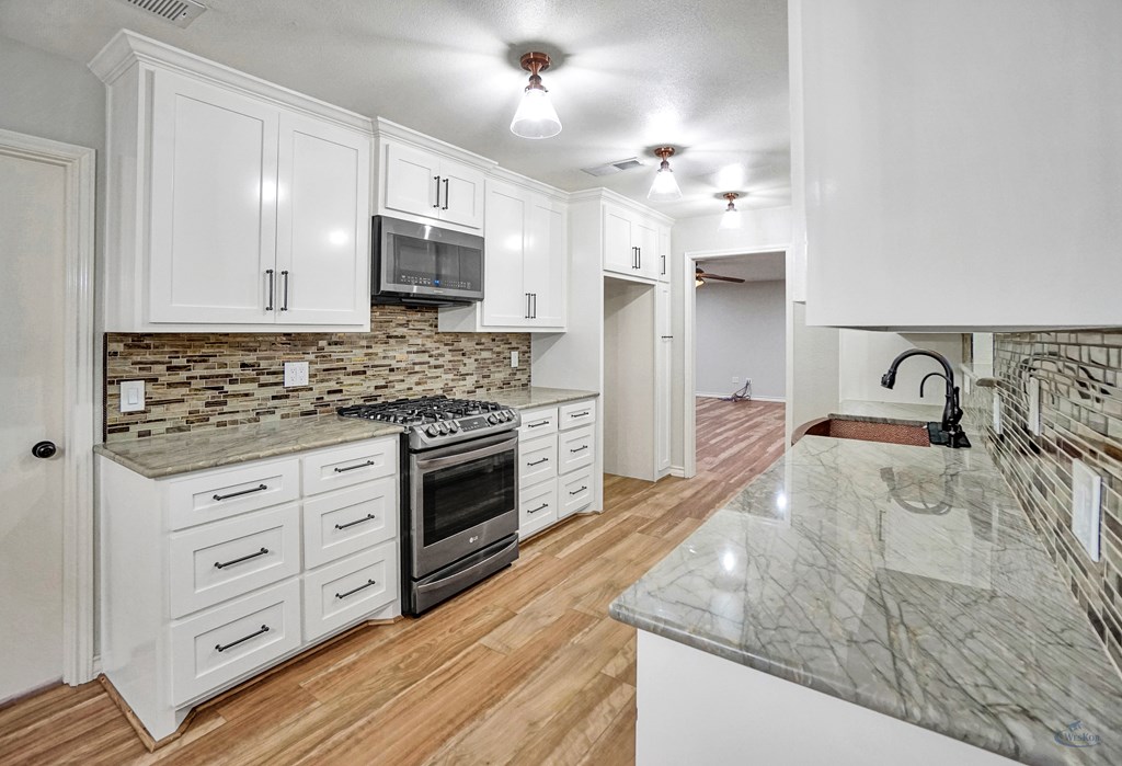 10803 E County Rd 105