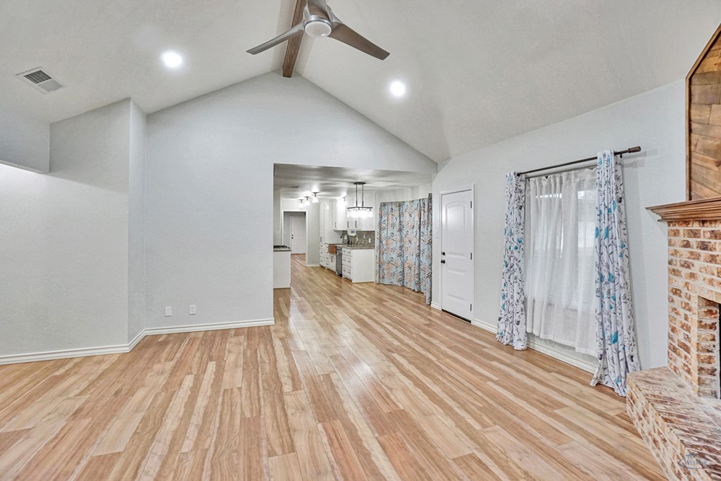 10803 E County Rd 105