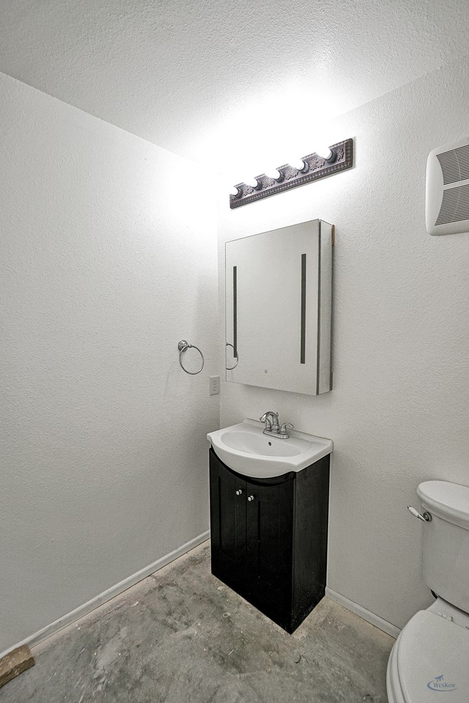 10803 E County Rd 105