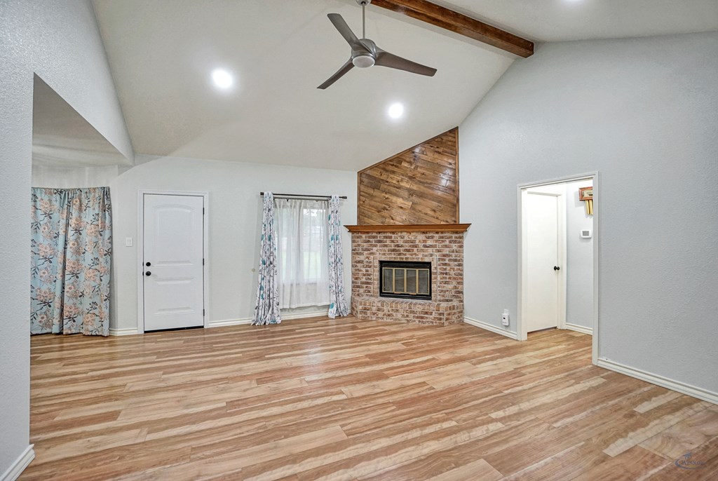 10803 E County Rd 105