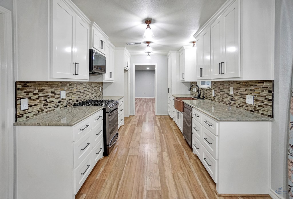 10803 E County Rd 105