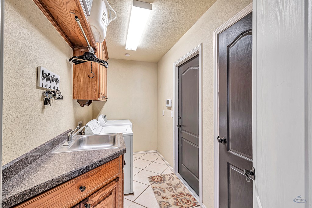 10601 E County Rd 102