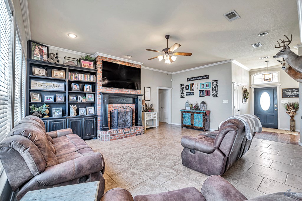 10601 E County Rd 102