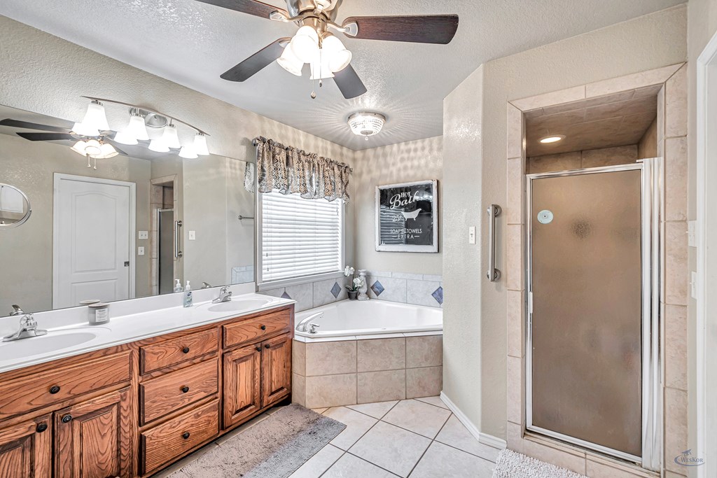 10601 E County Rd 102