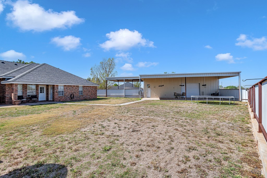 10601 E County Rd 102