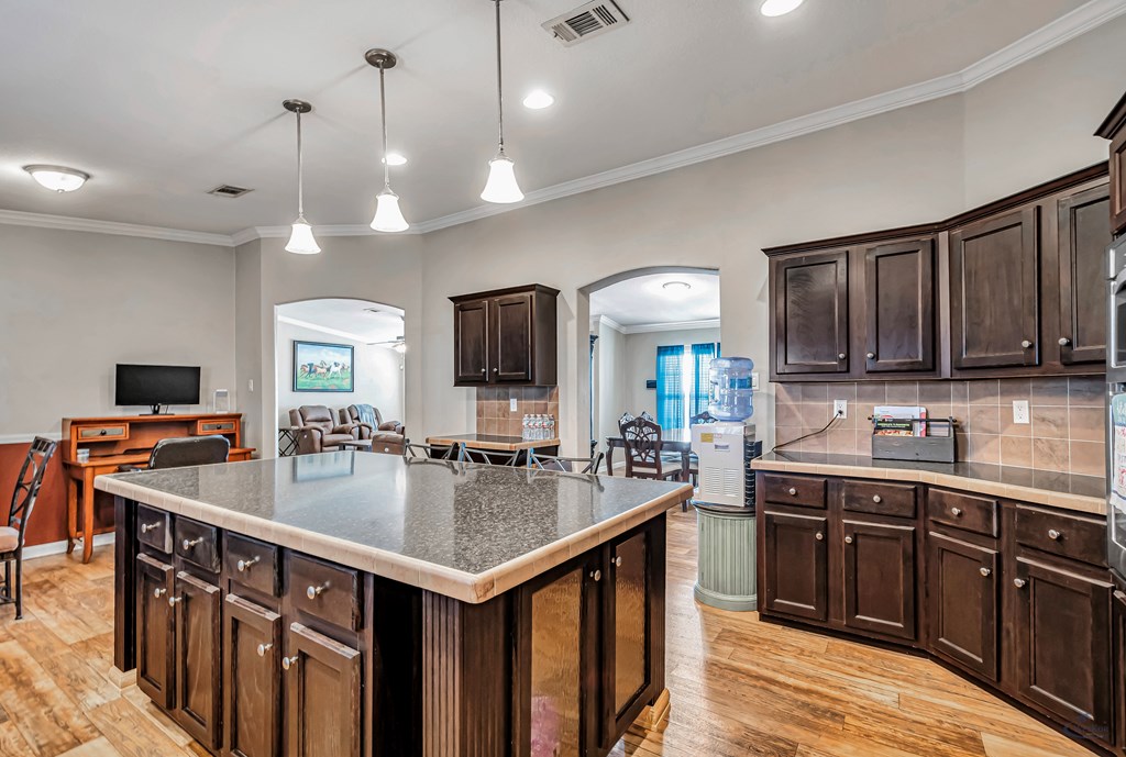 1110 N County Rd 1086