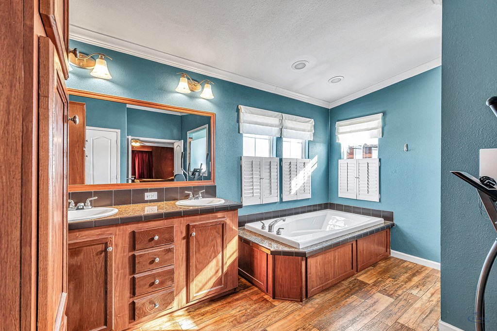 1110 N County Rd 1086