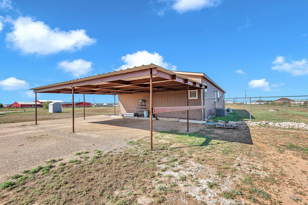 1110 N County Rd 1086