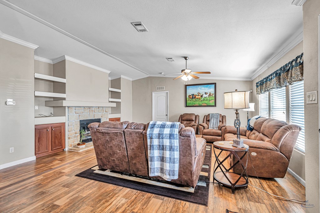 1110 N County Rd 1086