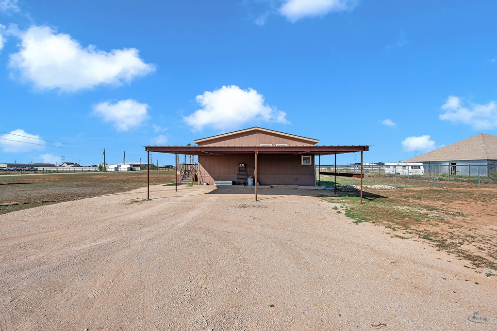 1110 N County Rd 1086