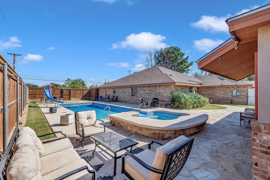 2301 W Golf Course Rd