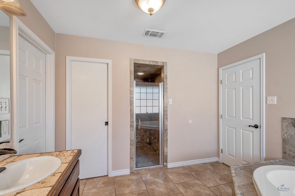 2301 W Golf Course Rd