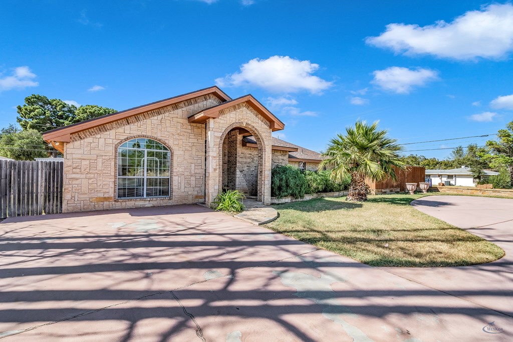 2301 W Golf Course Rd