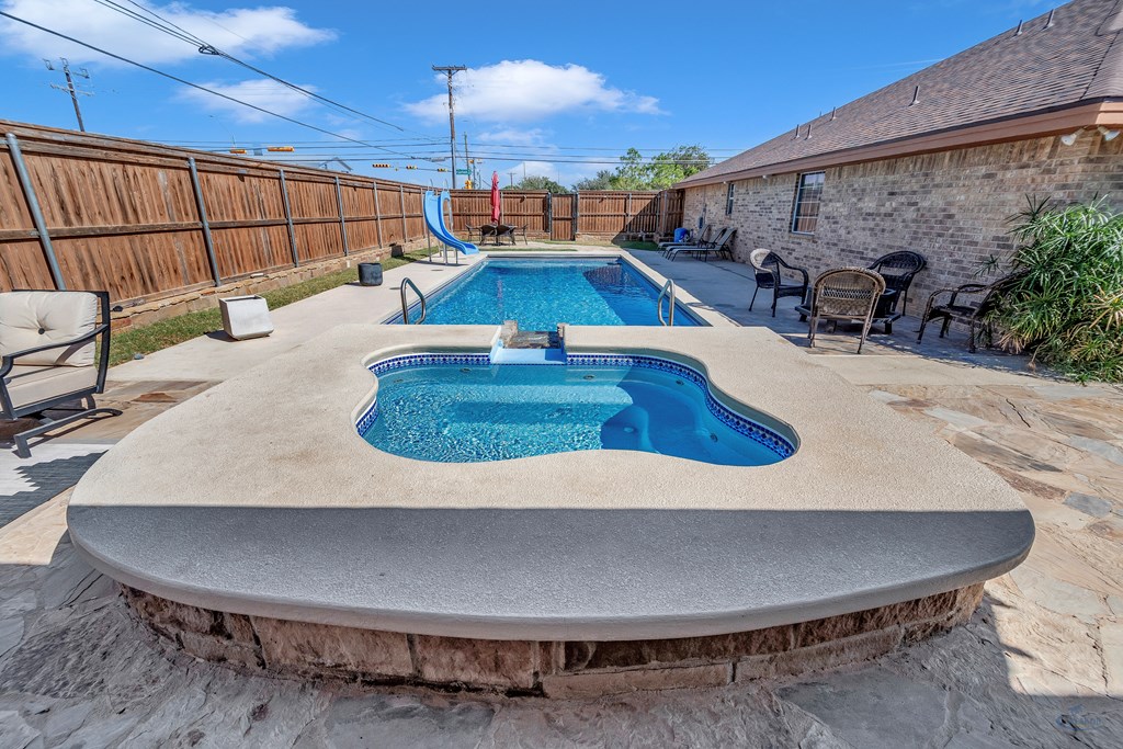 2301 W Golf Course Rd