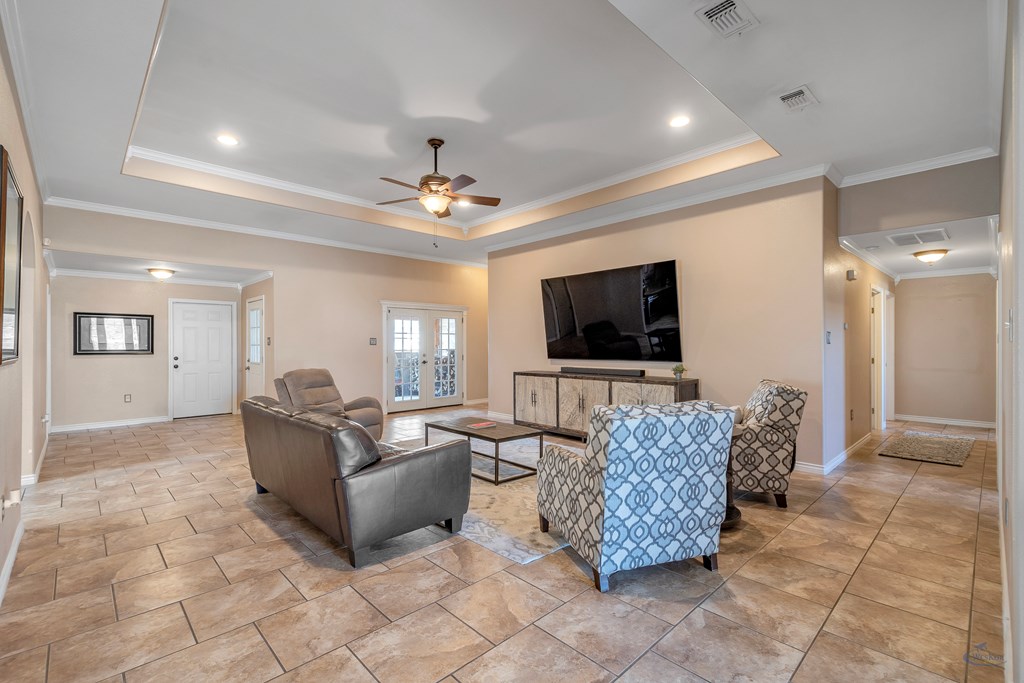 2301 W Golf Course Rd