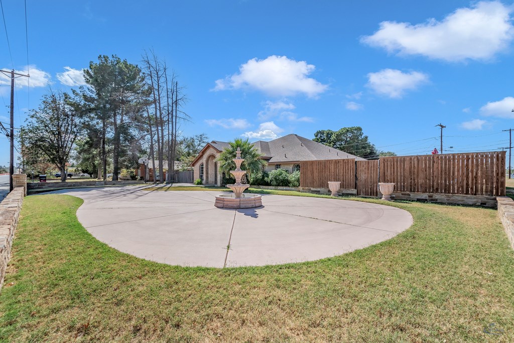 2301 W Golf Course Rd