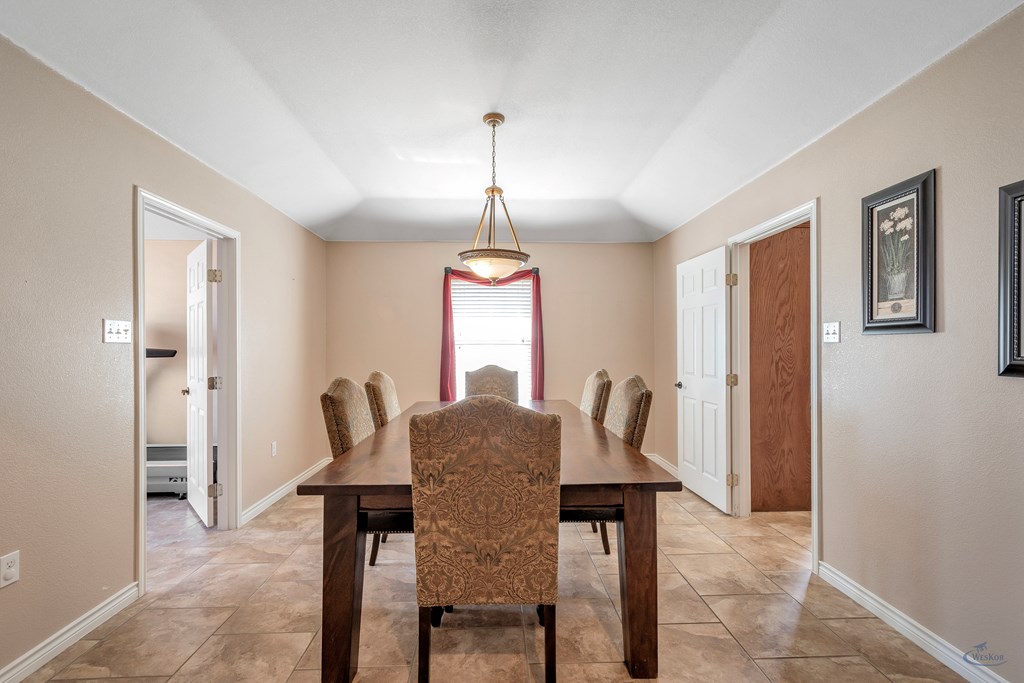 2301 W Golf Course Rd