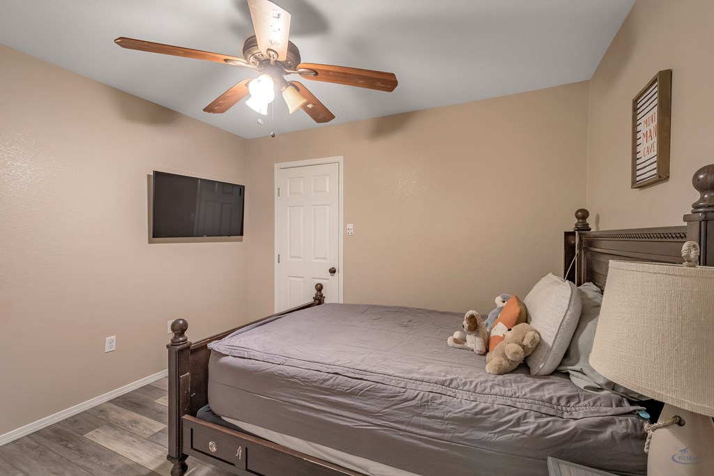 2301 W Golf Course Rd