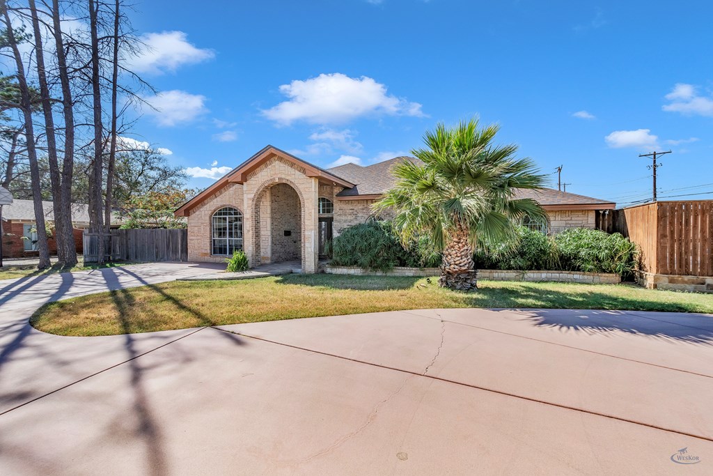 2301 W Golf Course Rd