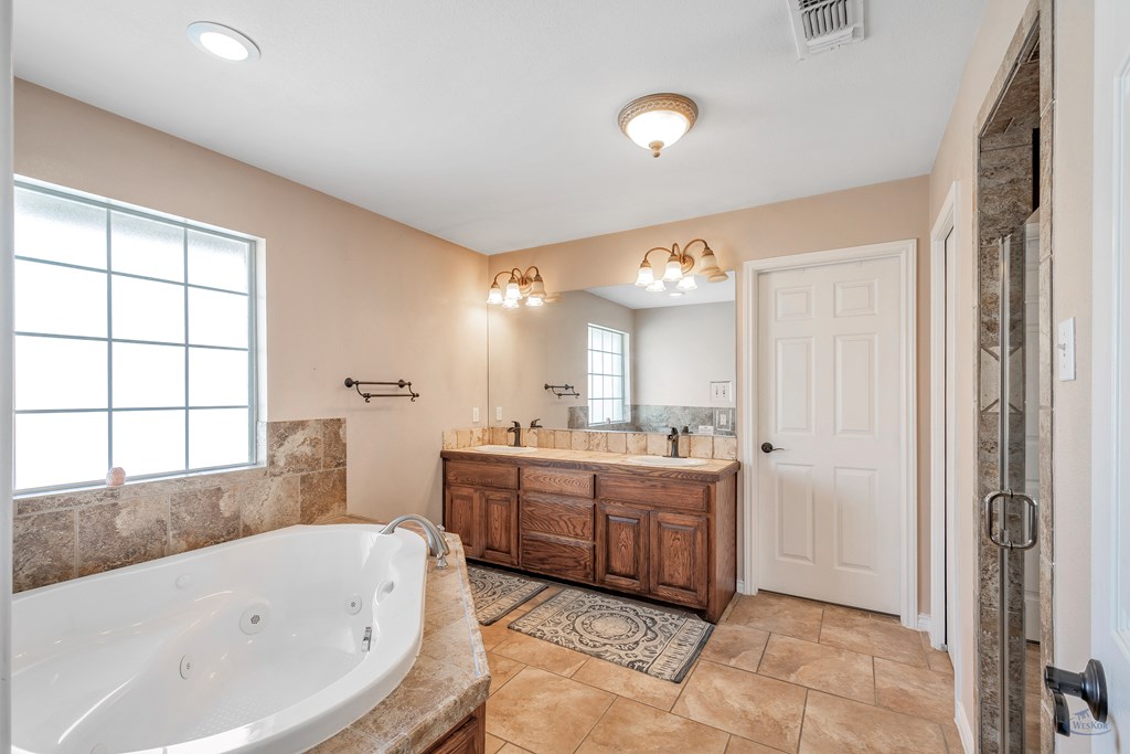 2301 W Golf Course Rd