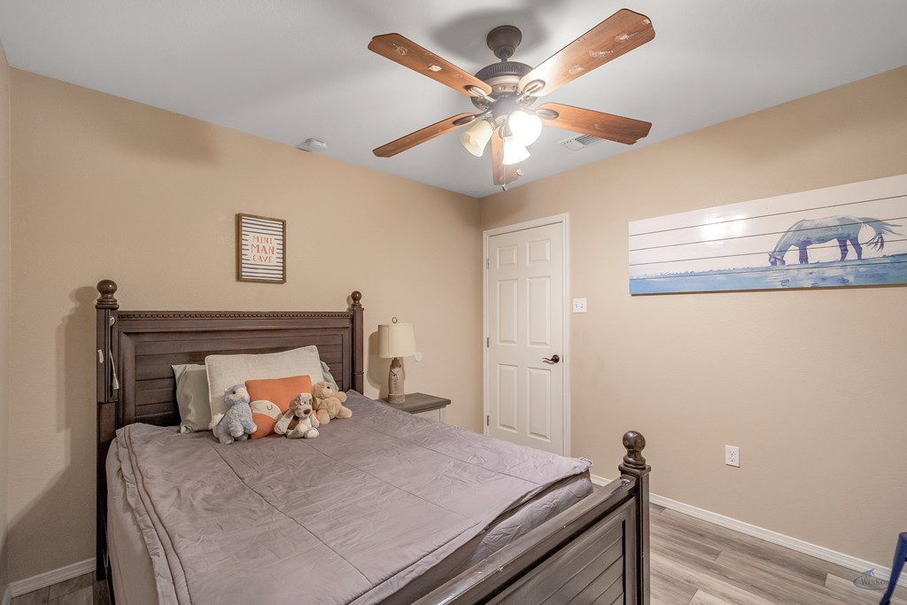 2301 W Golf Course Rd