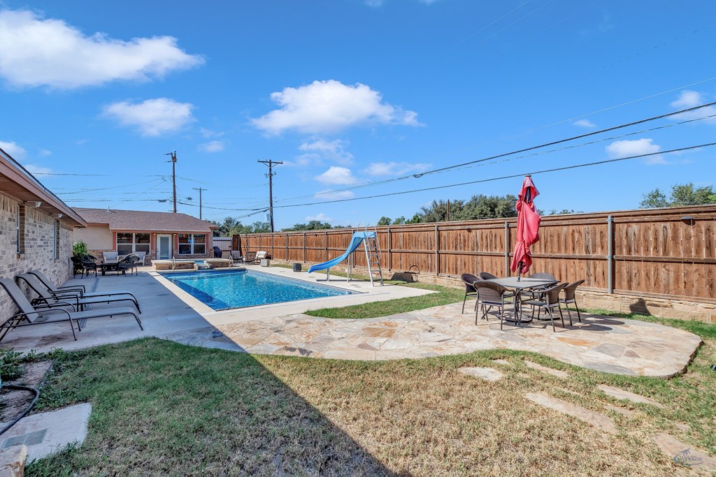 2301 W Golf Course Rd