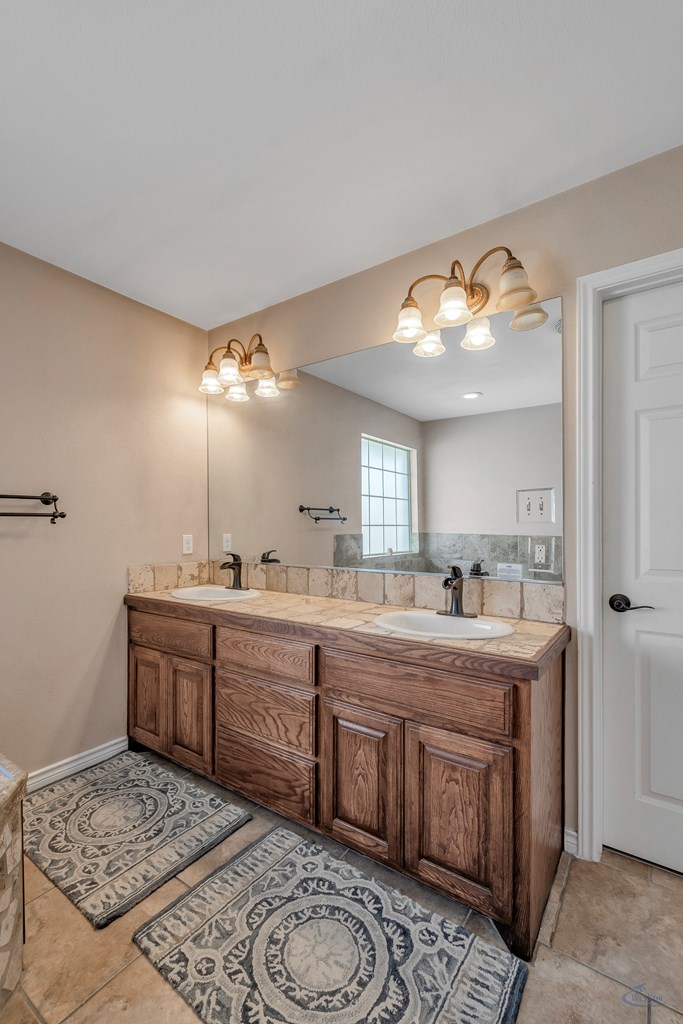 2301 W Golf Course Rd