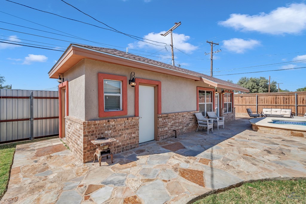 2301 W Golf Course Rd