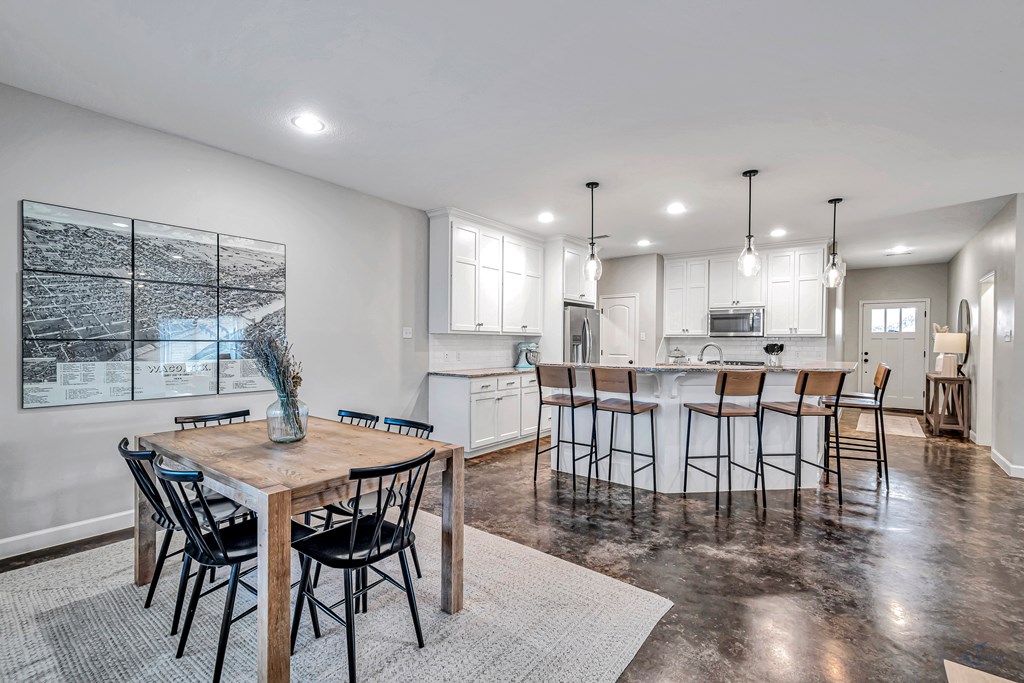 6024 Frio Dr