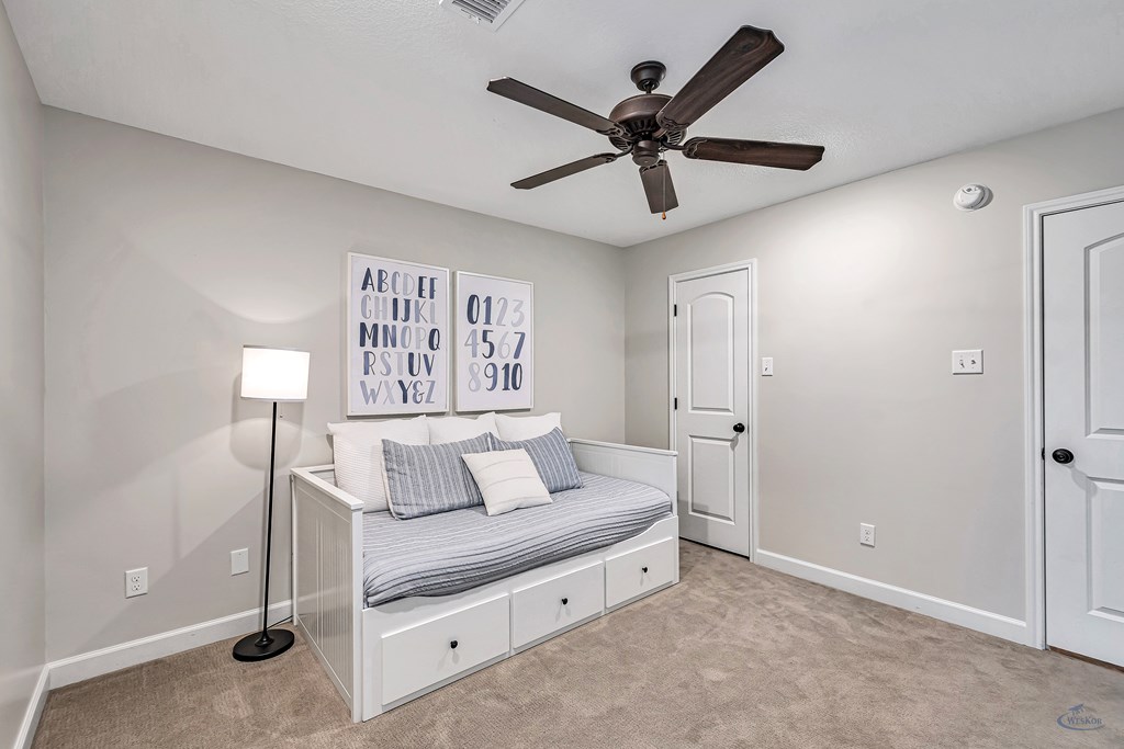 6024 Frio Dr