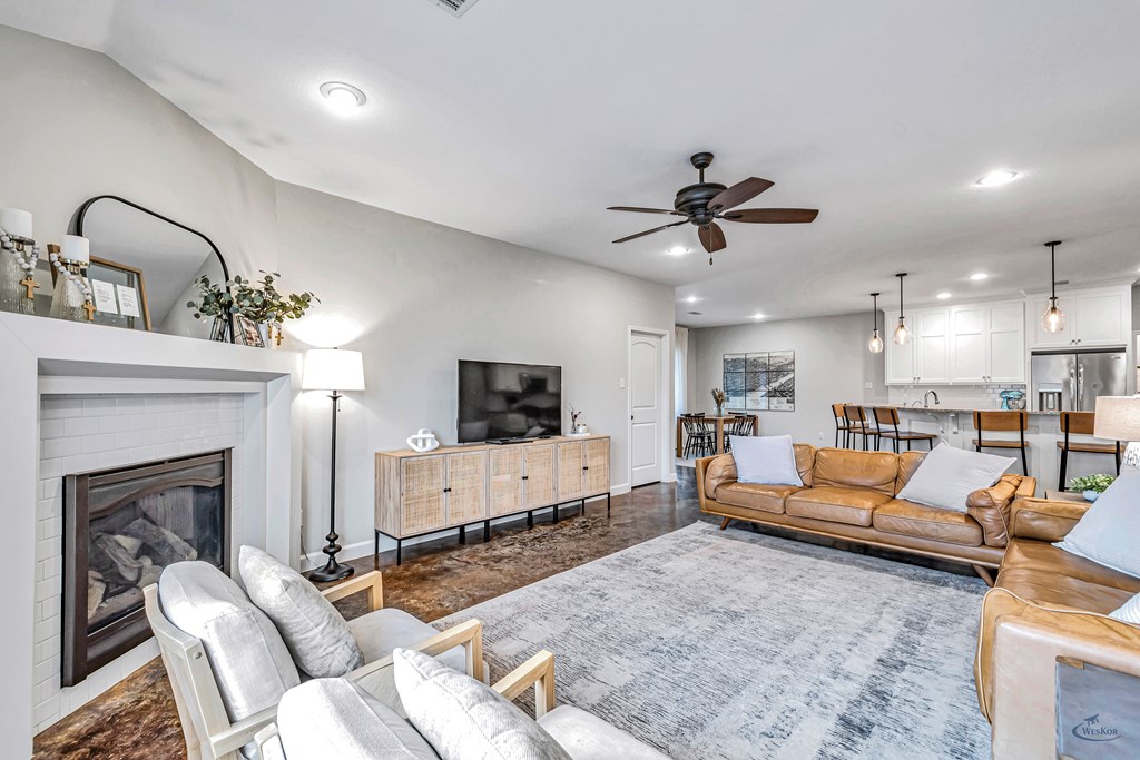 6024 Frio Dr