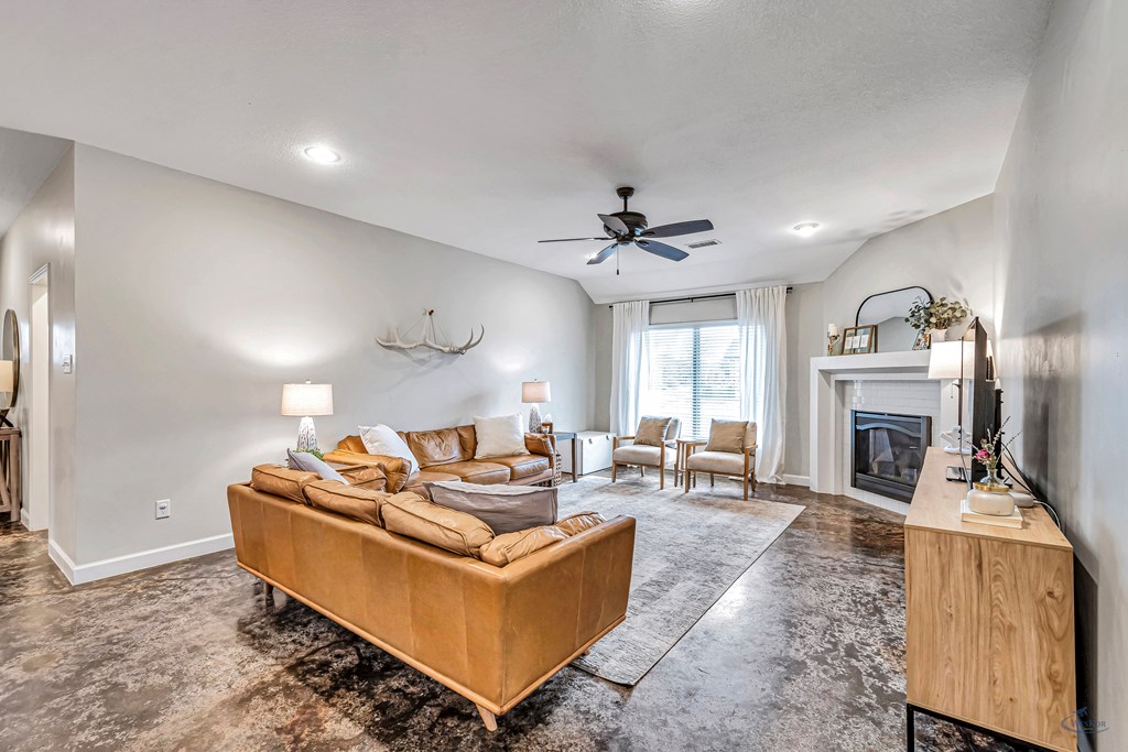 6024 Frio Dr