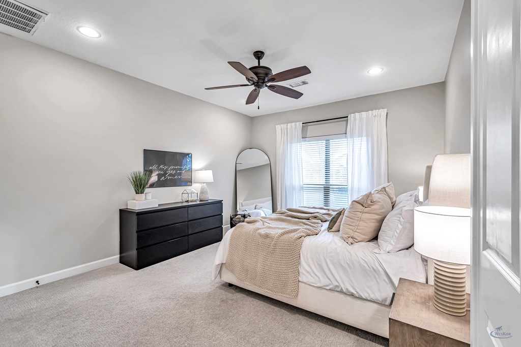 6024 Frio Dr