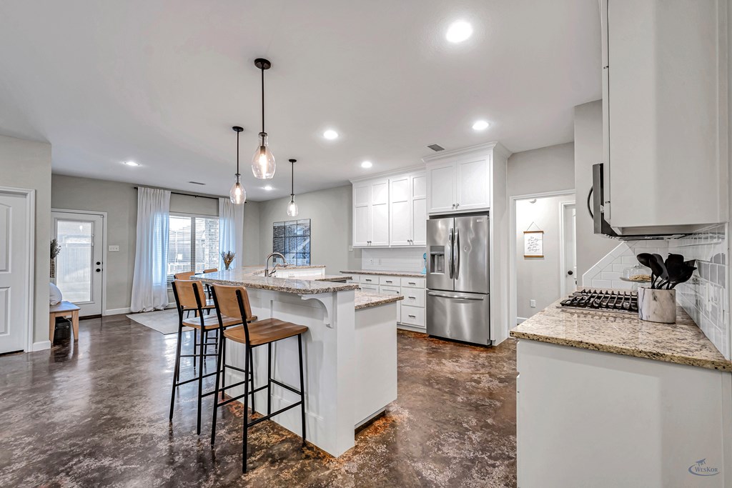6024 Frio Dr