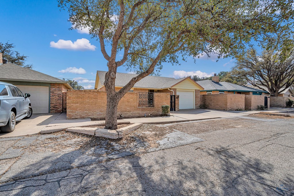 3111 W Golf Course Rd