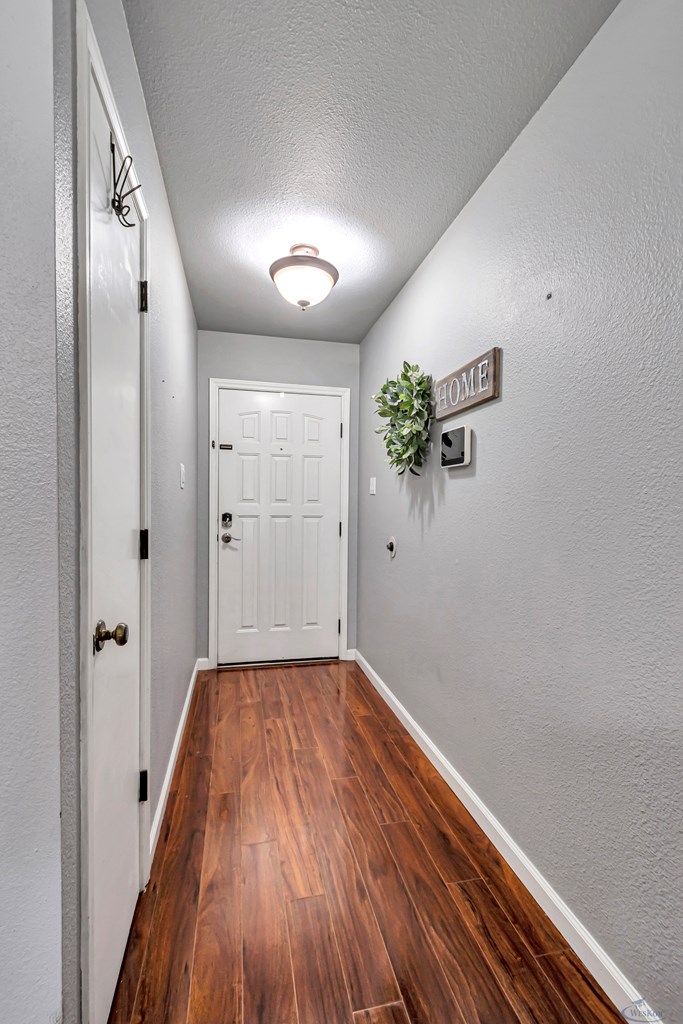 10807 E County Rd 105